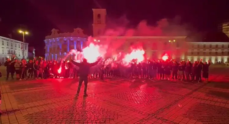 04fcb34e52329c93a5406a58747c64ae.jpg