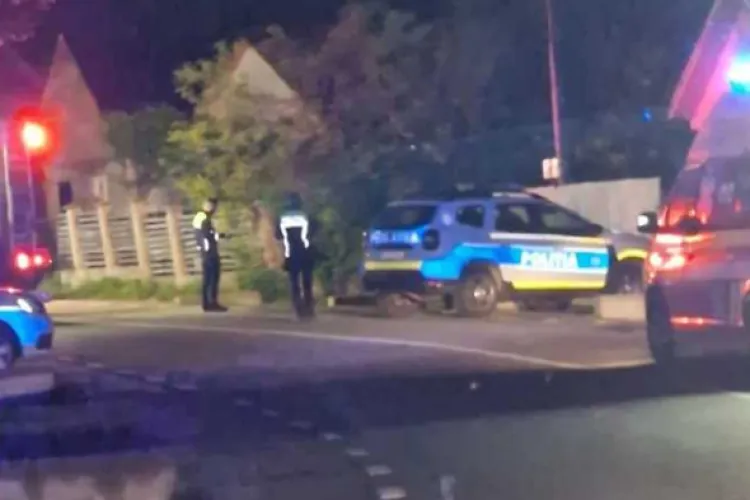 Accident devastator! Doi tineri au ars de vii, după ce mașina în care se aflau s-a izbit de un cap de pod. Alți doi pasageri, în stare gravă 