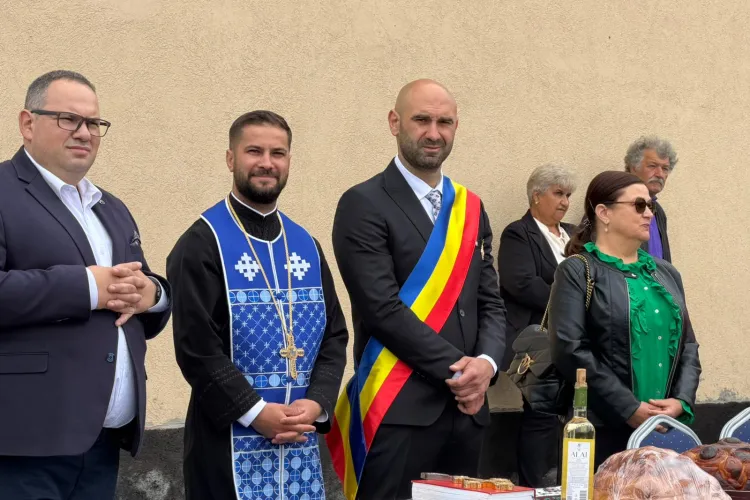Ziua Eroilor, comemorată cu emoție într-o comună din Cluj. Primarul:  „Cinste eternă celor care au dat totul fără să ceară nimic”