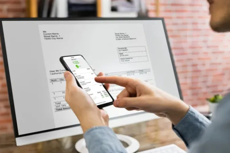Românii scapă de încă o obligație digitală! Camera Deputaților a votat modificările la E-Factura