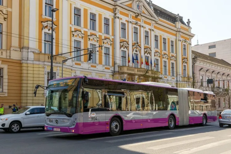 Gest impresionant făcut de un șofer CTP Cluj! A coborât din autobuz ca să ajute o femeie aflată în dificultate: „A fost un gest de mare omenie”