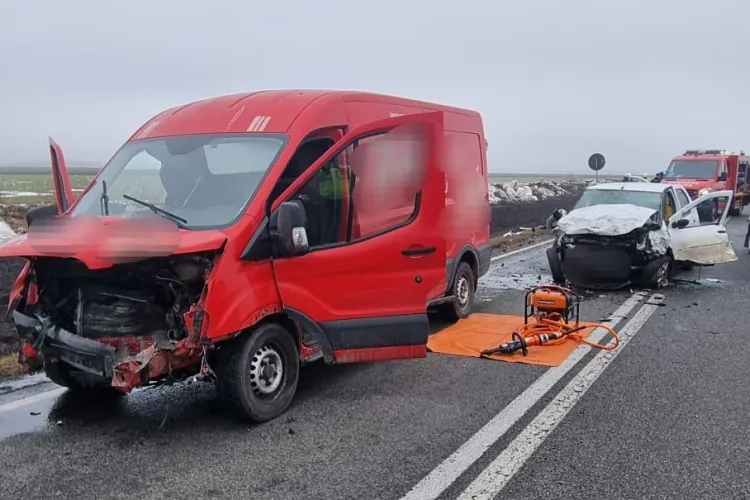 Accident șocant în Cluj: Bărbat de 30 de ani în stop cardiorespiratar după impactul violent cu o autoutilitară: Mobilizare de urgență a autorităților