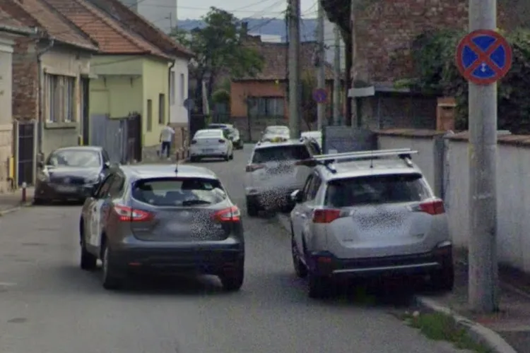 Un clujean, revoltat de haosul de pe o stradă din Cluj-Napoca: „Circulația pe două sensuri e practic imposibilă!