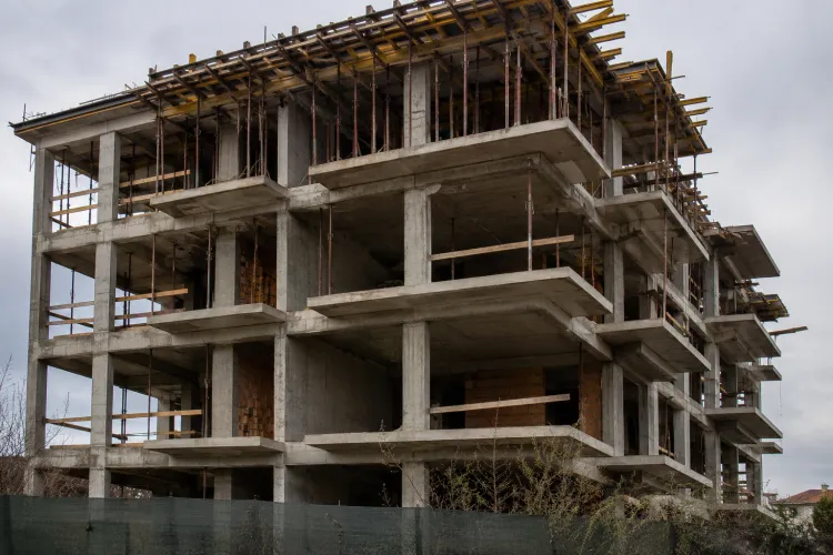 Schemă incredibilă de țepe cu imobiliare la Cluj: Au plătit zeci de mii de euro pe apartamente într-un bloc în Zorilor, care nu putea fi finalizat vreodată