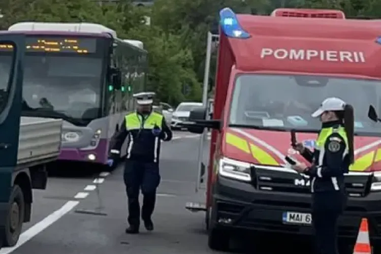 Locuitorii de pe strada Făgetului cer măsuri urgente după seria accidentelor: „Noaptea se fac curse de mașini”