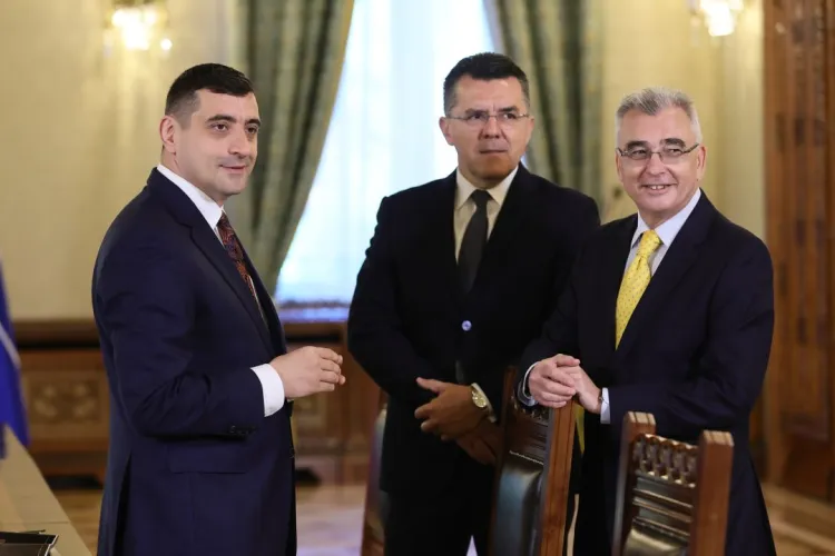 Profesorul clujean Adrian Papahagi desființează PSD și AUR în plină criză politică: „Trădare, lașitate, neasumare, iresponsabilitate”