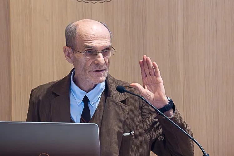 Un jurnalist celebru a urcat la catedră la UMF Cluj și sala a explodat! CTP, conferință despre viață, moarte și credință în inima universității