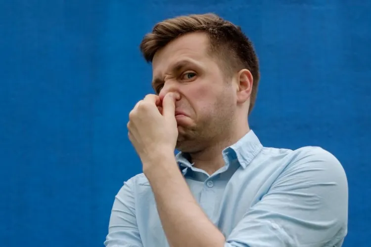 Miros oribil din nou în Cluj-Napoca: Clujenii dintr-un cartier nu pot aerisi de două zile: „Ca să le meargă altora afacerea, noi suferim?