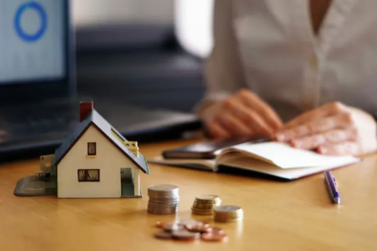 Românii care vor să-și cumpere o locuință, prinși între visul apartamentului ideal și teama că prețurile imobiliare scapă complet de sub control