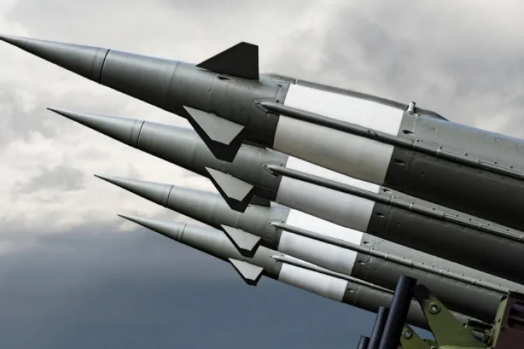 SUA vor să împartă arme nucleare la mai multe țări NATO, pentru a descuraja Rusia. Polonia și statele baltice sunt interesate. Care este poziția României