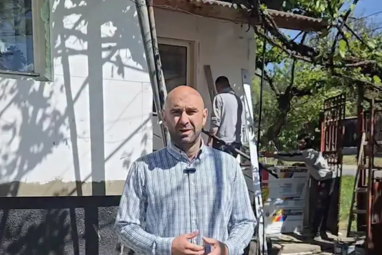 VIDEO. Zeci de case dintr-o comună din Cluj intră în reabilitare energetică: Izolație, geamuri termopan și panouri fotovoltaice, pe bani europeni