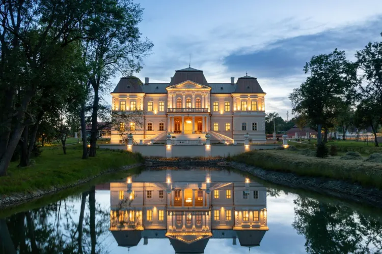 Castelul Bánffy din Cluj cucerește Europa! Monumentul istoric din Răscruci a fost premiat pentru una dintre cele mai uimitoare restaurări culturale