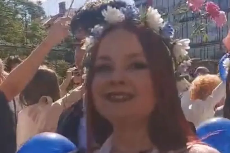 VIDEO- Momente emoționante la Cluj: Au început festivitățile de final de liceu. Elevii de la Bălcescu au defilat cu lacrimi în ochi și zâmbete uriașe