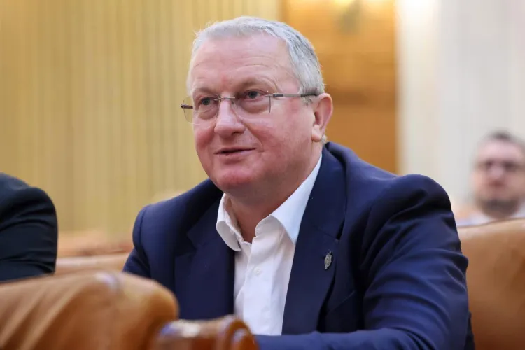 Deputatul clujean Remus Lăpușan a votat pentru scutirea de acciză pentru pălinca produsă în gospodării: „Pălinca înseamnă identitate și respect”