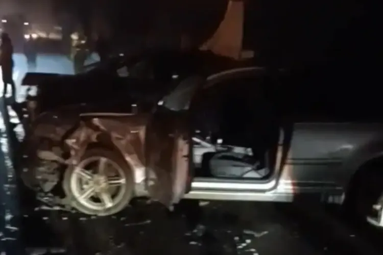 Și rupt de beat, și cu permisul suspendat! Un clujean a făcut praf două mașini într-un accident în Florești. Alcoolemia? Uriașă! Polițiștii l-au reținut