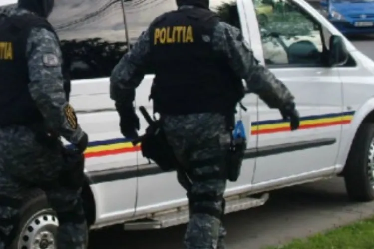 Percheziții în Cluj într-un dosar șocant: Oameni păcăliți și obligați să plătească de frică după ce și-au lăsat casele pe mâna unor escroci