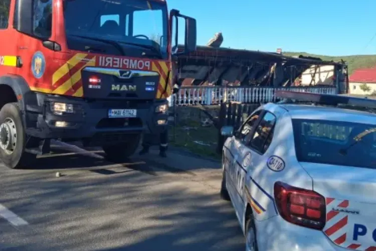 Carambol pe DN1! Patru mașini și zece persoane implicate într-un accident grav. Traficul a fost blocat complet