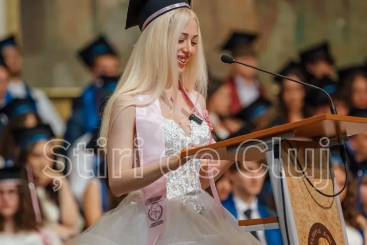 EXCLUSIV. Alesia, noua șefă de promoție de la „Racoviță”, dă meditații la mate pe TikTok: „Vreau să ajut, pentru că mulți copii nu-și permit ore în privat”