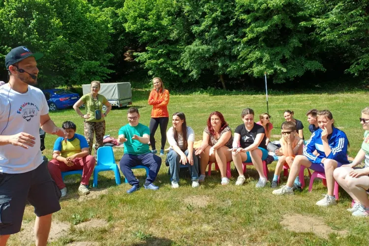 Record la tabăra de sporturi montane din Cluj! Aproape 70 de participanți la ediția dedicată elevilor cu deficiențe de vedere. S-au distrat patru zile