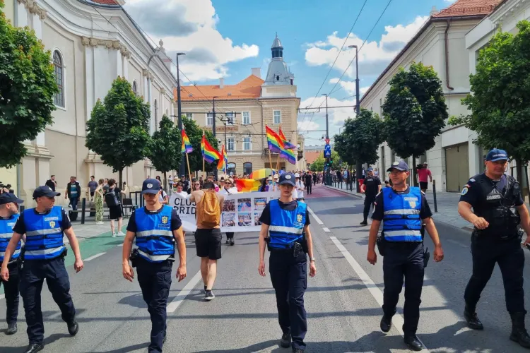 Cluj Pride aduce restricții în centrul orașului! Jandarmii mobili vor fi în teren și transmit un avertisment pentru participanți și contestatari
