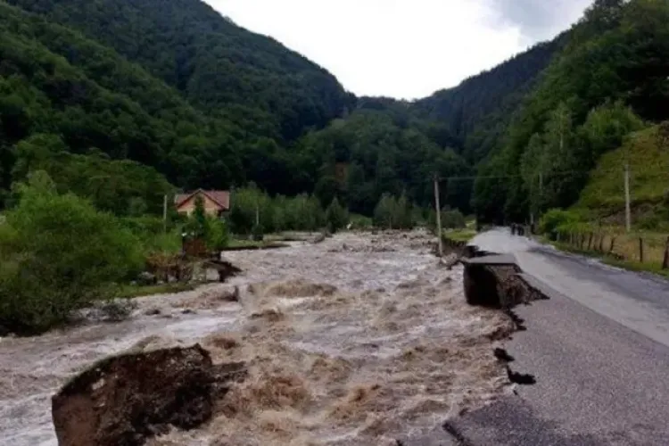 Risc major de inundații la Cluj: S-a emis Cod Galben pentru următoarele 24 de ore. Care sunt zonele afectate