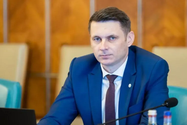 Rivalii lui Ilie Bolojan din PNL vor să-l înlăture pe clujeanul Mircea Abrudean de la șefia Senatului. Se tem că va bloca Guvernul PSD + Veștea