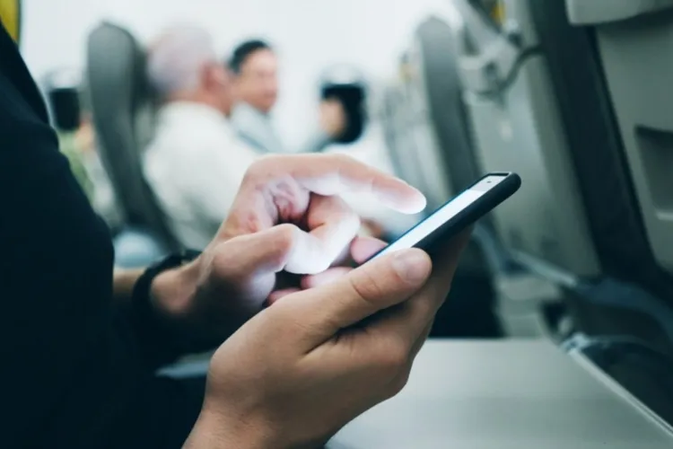 Adio „mod avion”! Wizz Air va introduce internet pe toate avioanele sale, iar pasagerii vor fi online pe tot parcursul zborului