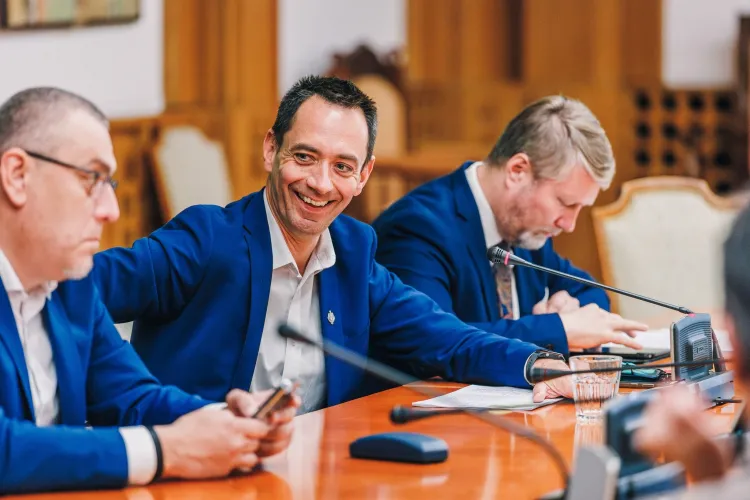 UDMR va decide săptămâna viitoare dacă susține Guvernul Tomac. Deputatul clujean Csoma Botond: „Propunerea președintelui Nicușor Dan este totuși bizară”