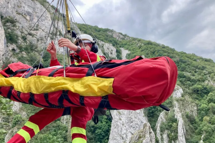 Tragedie cumplită pe Via Ferrata din Cheile Turzii: Un tânăr de doar 22 de ani și-a pierdut viața după ce a căzut în gol de la 30 de metri
