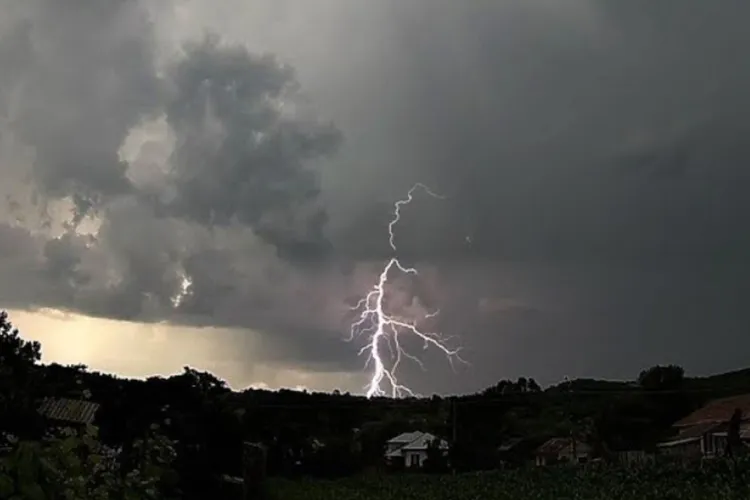 Alertă meteo în județul Cluj! Cod portocaliu de furtuni violente, grindină și vijelii. Mai multe localități sunt vizate de avertizarea ANM