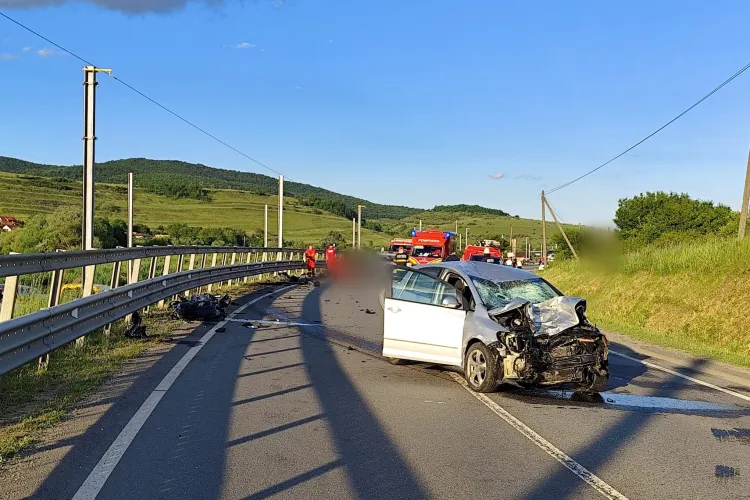 VIDEO. Cum a avut loc accidentul din Cluj în urma căruia un motociclist și-a pierdut viața: O depășire necorespunzătoare l-a aruncat frontal într-o mașină