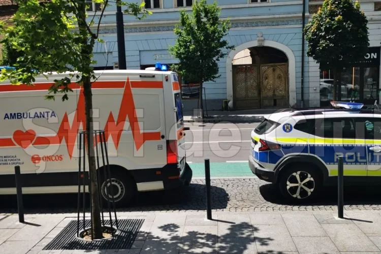 EXCLUSIV VIDEO. Tragedie în centrul Clujului: O turistă a fost găsită moartă pe strada Regele Ferdinand. Echipajele de intervenție, chemate de urgență
