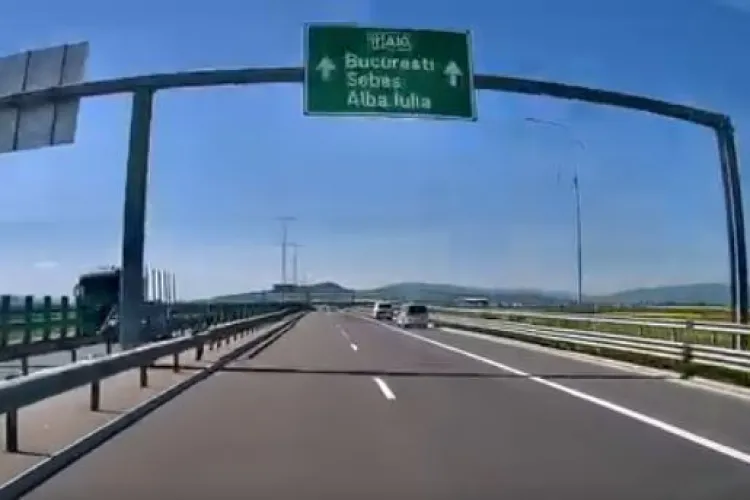 VIDEO Pieton la „plimbare” pe autostrada Turda - Sebeș! Circula liniștit pe marginea benzii de viteză maximă!