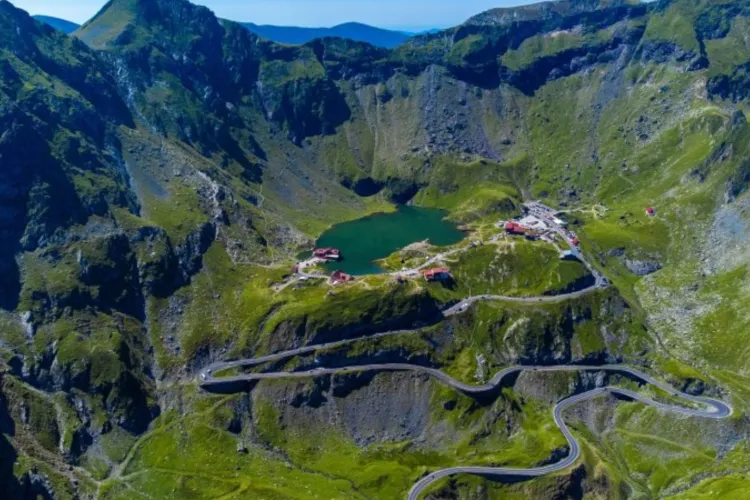 Veste excelentă pentru turiști: Transfăgărășanul ar putea fi redeschis în doar câteva zile, după verificările finale ale specialiștilor CNAIR