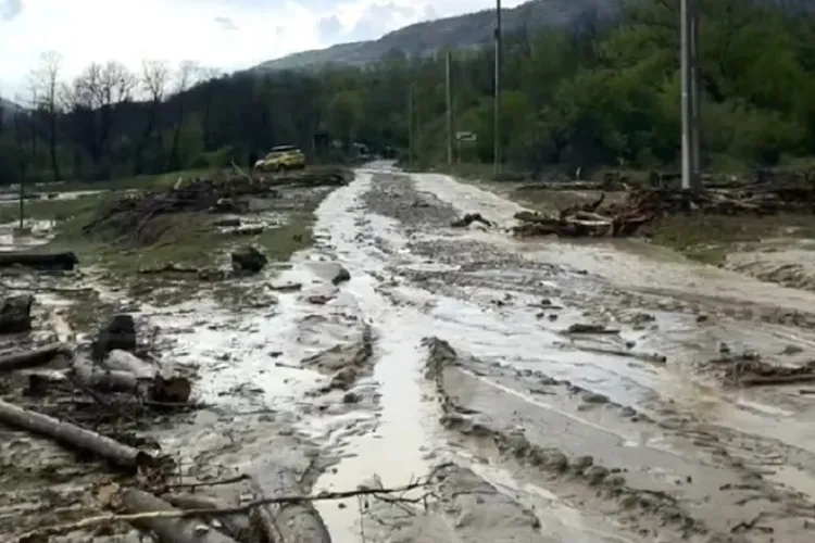Viiturile amenință Clujul! Cod galben hidrologic emis de INHGA până mâine dimineață: Inundații posibile pe râurile mici din județ din această după-amiază