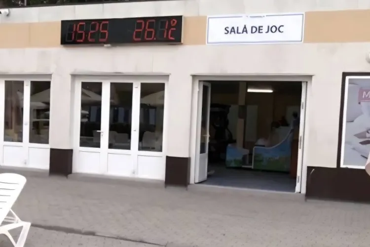 Vacanță transformată în coșmar! Două copile au ajuns la spital după ce s-au electrocutat la un joc de joacă la ștrand. Medicii au intervenit de urgență 