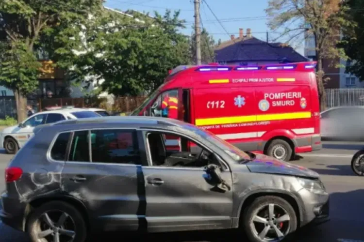 Cum s-a produs accidentul de pe Aurel Vlaicu, Cluj-Napoca: O șoferiță de 76 de ani s-a rasturnat cu mașina. Rezultatul: Trei răniți la spital