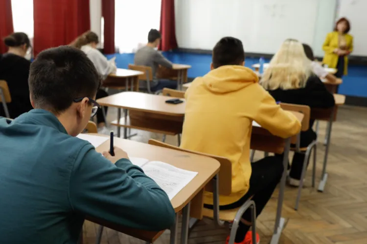 Evaluarea Națională 2026: Vezi integral Subiectele la matematică. La geometrie din cerc, patrulater și cub