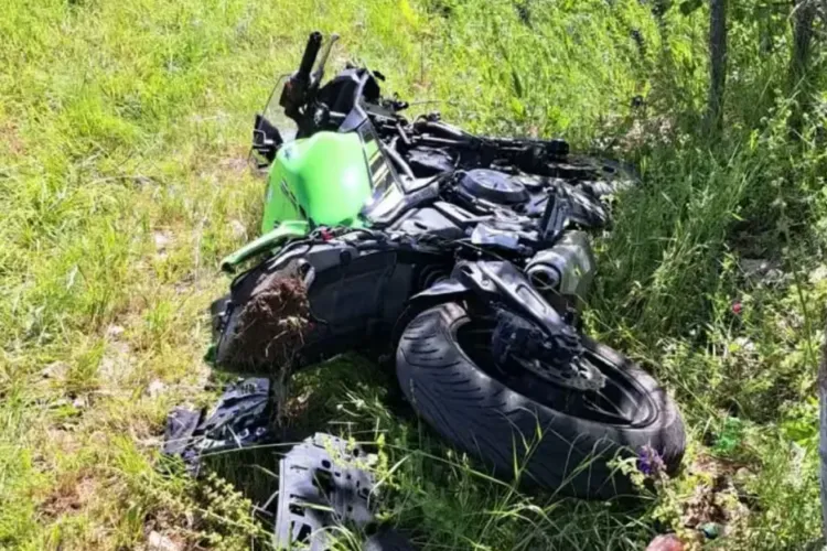 Accident grav în Cluj: Un copil de 13 ani, rănit acum într-un impact puternic cu motocicleta. A fost preluat de elicopterul SMURD, de la Muntele Rece