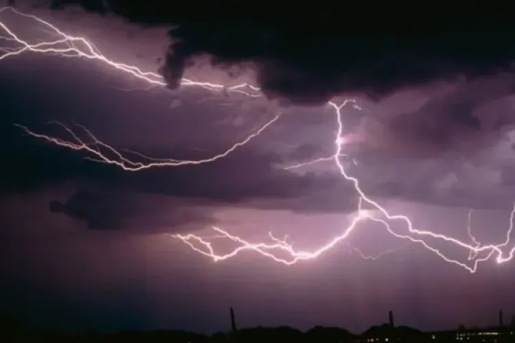 Alertă meteo în Cluj! Meteorologii anunță vijelii, grindină și averse puternice