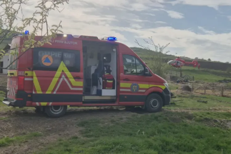 Clipe de coșmar! Elicopterul SMURD, chemat de urgență pentru un tânăr zdrobit de tractor