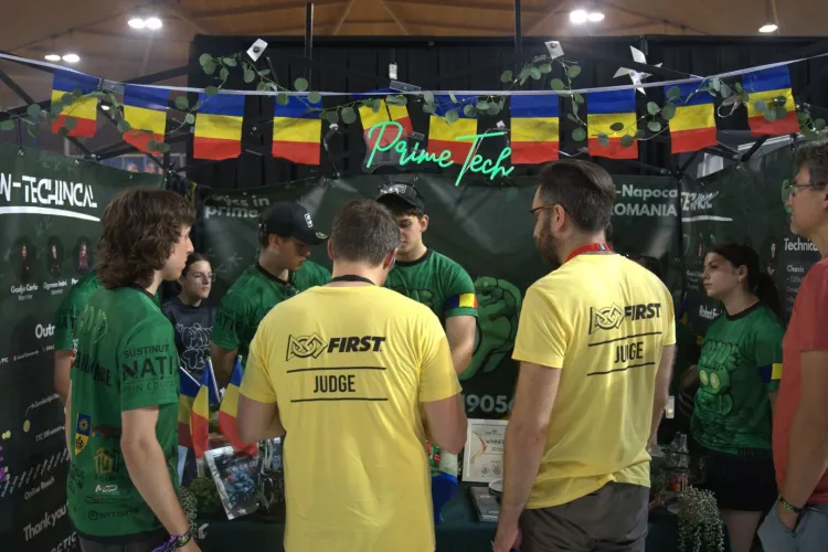 Clujul impresionează Europa! Elevii de la „Tiberiu Popoviciu” au cucerit o competiție de robotică cu peste 100 de echipe și au terminat în TOP 5 