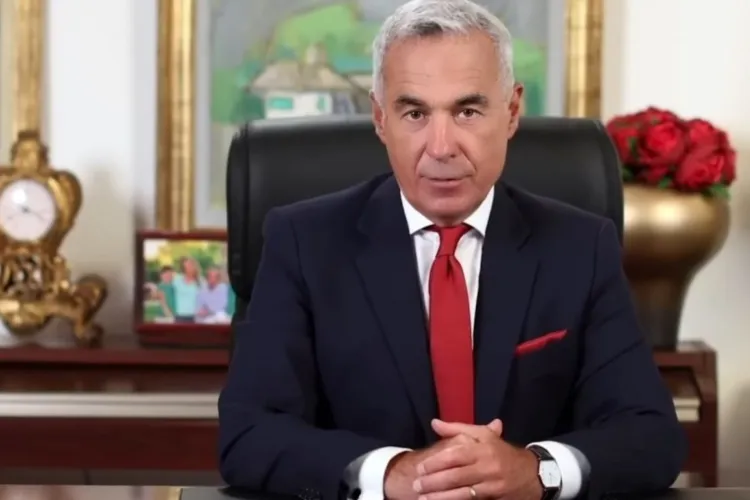 Tensiuni politice înaintea votului din Parlament: Călin Georgescu cere respingerea Guvernului Veștea și vorbește despre „trădare de stat”