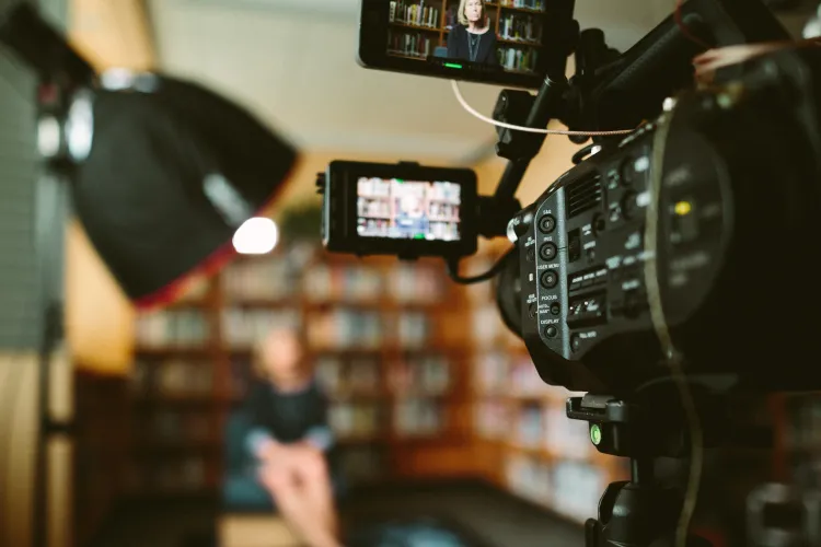Piața media din România, mai valoroasă ca niciodată: 838 de milioane de euro în 2025! Cine a câștigat cel mai mult și ce urmează în 2026