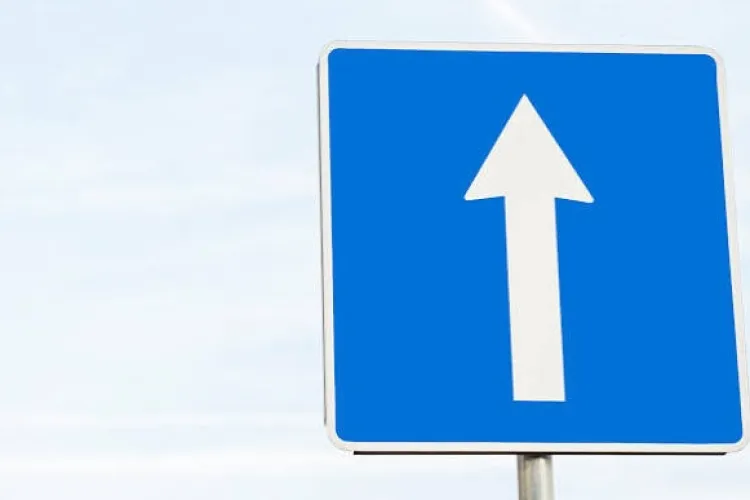 Sens unic nou în Cluj! Primăria schimbă circulația lângă o școală din oraș: Ce stradă e vizată și de când intră în vigoare