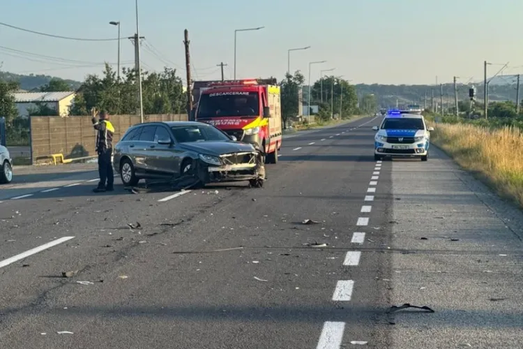 IPJ Cluj explică modul în care s-a produs accidentul dintre o motocicletă și un autoturism la Dej. Motociclistul se afla în depășire în momentul impactului