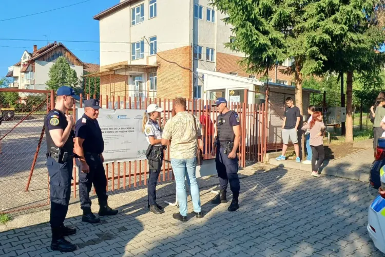 Polițiști și jandarmi, la porțile școlilor din Cluj înaintea Evaluării Naționale: „Un examen nu definește valoarea unui copil