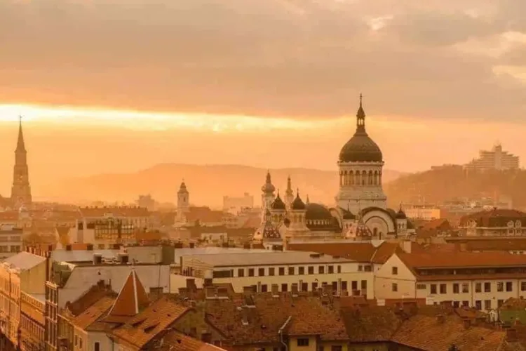 Clujul intră sub cod galben de caniculă. Temperaturile urcă până la 34 de grade în unele localități. Oamenii sunt rugați să rămână în casă la adăpost