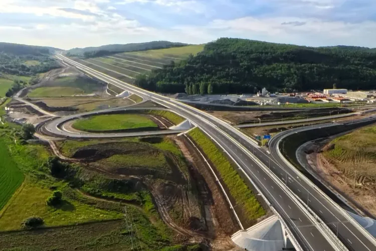 2026, anul marilor inaugurări de autostrăzi. Până la 240 de kilometri ar putea fi deschiși circulației, inclusiv pe Autostrada Transilvania