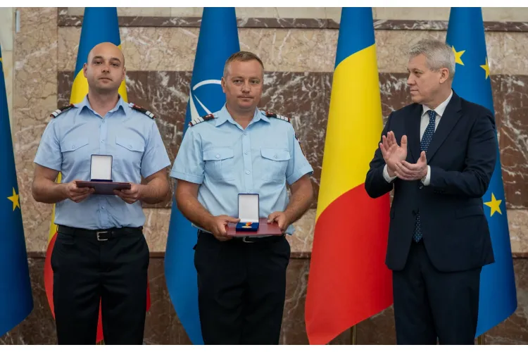 Curaj dus la extrem! Doi salvatori din Cluj au spart gheața pentru a salva o viață și au fost recompensați
